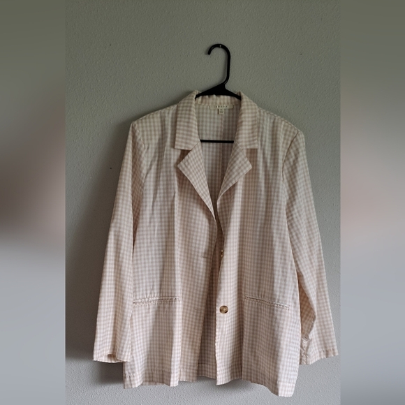 Cyrus Jackets & Blazers - Cyrus Women's Taupe 2 Button Front Closure Gingham Blazer Size xl